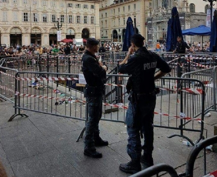 PIAZZA SAN CARLO: LA PROCURA ACQUISISCE IMMAGINI PER FARE LUCE SU QUANTO SUCCESSO