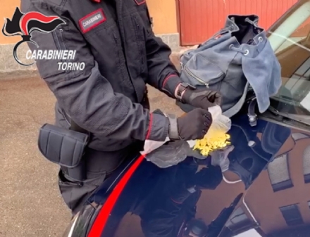 NICHELINO - Pusher africano arrestato dai carabinieri con 220 ovuli di droga