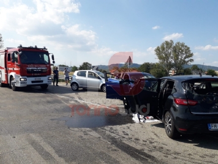TRAGEDIA A TROFARELLO - Muore ad appena 32 anni nell'incidente stradale: in prognosi riservata un'altra ragazza - FOTO