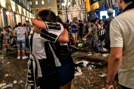 TERRORE IN PIAZZA SAN CARLO A TORINO NELLA NOTTE DI JUVE-REAL: 1100 FERITI, UN BAMBINO GRAVISSIMO