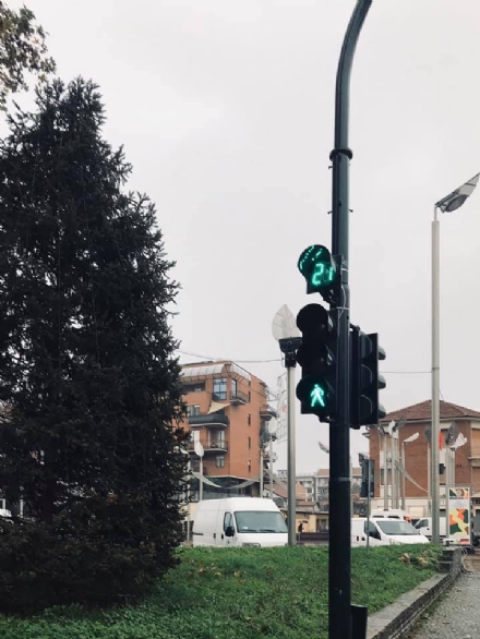 NICHELINO - Sui semafori della città arrivano i contasecondi