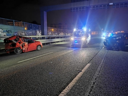 RIVALTA - Incidente di notte in tangenziale: tre rivaltesi feriti