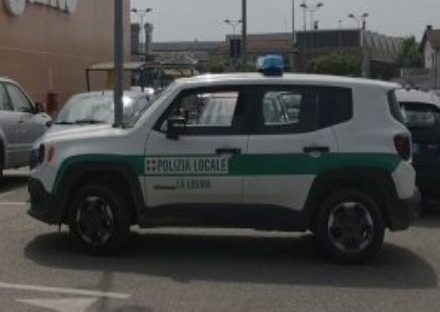 LA LOGGIA - Rubarono soldi dal bancomat di una pensionata: denunciato un uomo