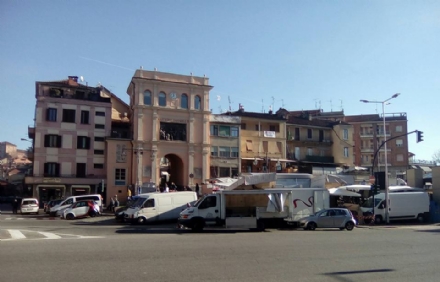 MONCALIERI - Caos mercato per domani: 'Decreto e allegati si sconfessano a vicenda'