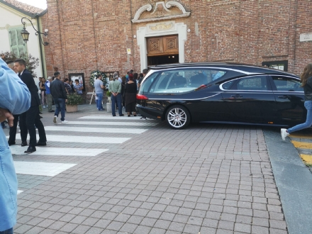LA LOGGIA - Folla ai funerali di Marco Mollo, il motociclista morto a Moncalieri