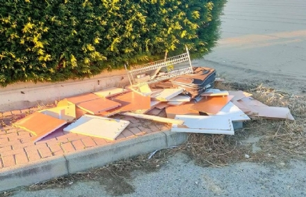 CARMAGNOLA - Telecamere mobili per pizzicare i furbetti degli abbandoni dei rifiuti