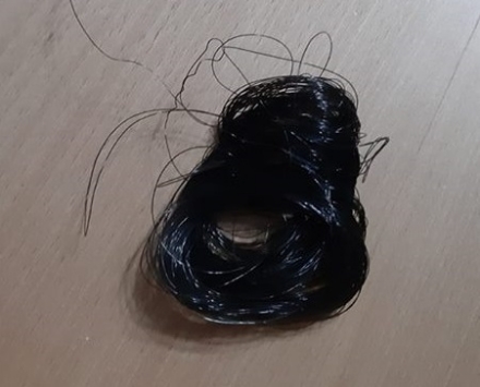 RIVALTA - Un cavo teso di nylon per colpire le bici in viale Cadore
