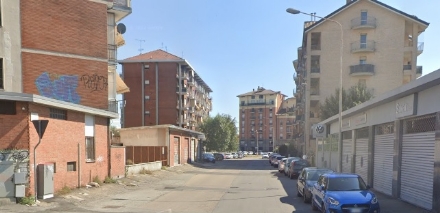 MONCALIERI - Tentano di svaligiare un appartamento ma il vicino sente e chiama il 112: un arresto