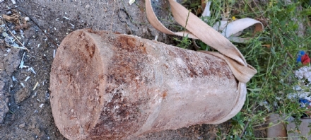 CARMAGNOLA - Due proiettili da cannone da guerra da 200 chili trovati sotto la chiesa di Sant'Agostino