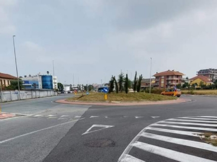 BEINASCO - Arrivano 100 supporti rifrangenti per una maggiore visibilità delle rotatorie