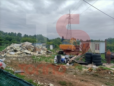 BEINASCO - Demolito il campo rom abusivo a Borgaretto