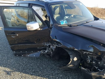 TROFARELLO - Perde il controllo dell'auto e si schianta con moglie e figli piccoli