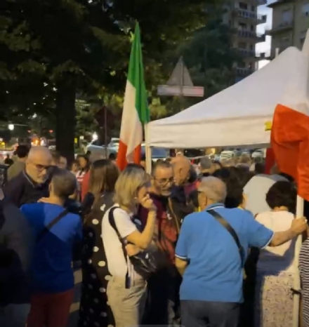 PIAZZA BENGASI - La manifestazione tra Torino e Moncalieri per dire stop al mercato della droga