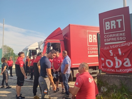 ORBASSANO - Sciopero Si Cobas al polo logistico BRT, bloccate le merci in consegna