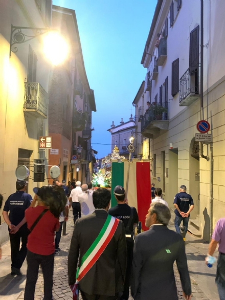 MONCALIERI - Polemica tra parrocchia e Comune per lo spostamento della processione del Beato Bernardo