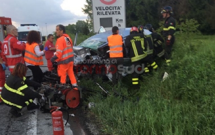 TRE MORTI A LA LOGGIA - Scontro frontale, tragedia assurda sulla provinciale per Carignano - FOTO