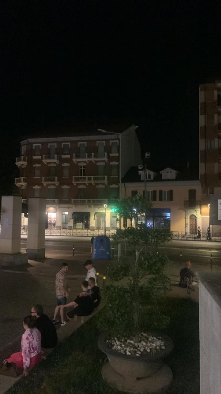 MONCALIERI - Blackout all'illuminazione pubblica a Borgo Navile e i residenti protestano