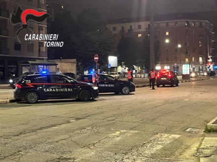 PIAZZA BENGASI - Operazione dei carabinieri anti spaccio: 30 persone identificate e due arresti