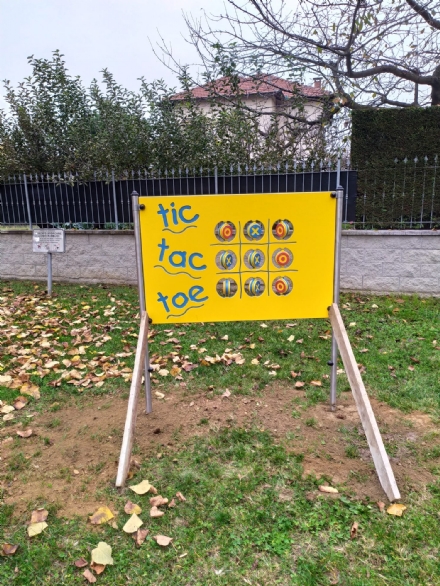CANDIOLO - Un nuovo gioco per i bambini, con i soldi raccolti in memoria del nonno vigile