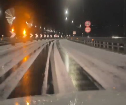 MALTEMPO - La lunga serata degli automobilisti bloccati in tangenziale e sulla Torino-Savona per la grandine