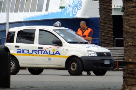 BEINASCO - Troppi vandalismi e atti di teppismo: il Comune assolda la vigilanza notturna