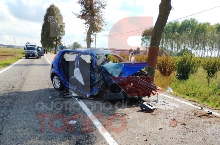 POIRINO - Auto contro albero: feriti due bambini e la mamma, tutti ricoverati in ospedale