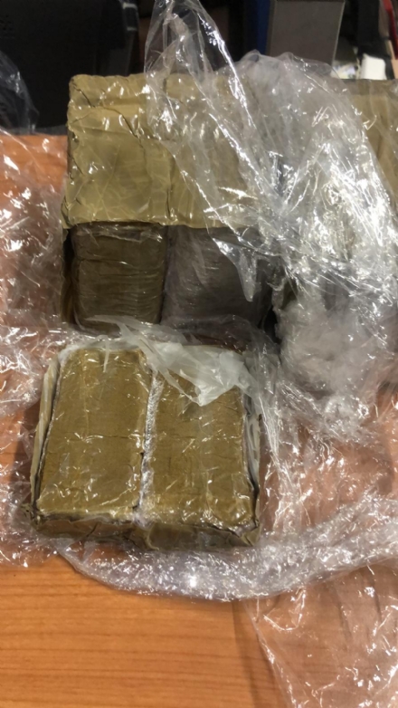 NICHELINO - Trovato in casa con 2 chili di hashish: arrestato