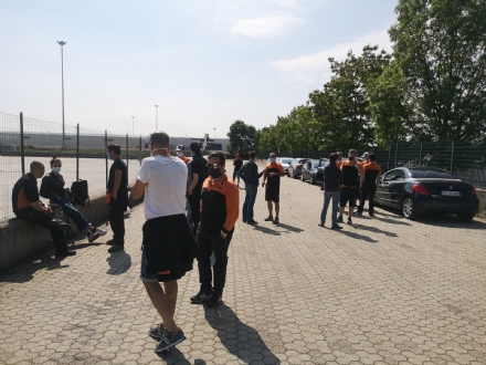 ORBASSANO - Sciopero di corrieri e magazzinieri Tnt-FedEx: 'Vogliamo la cassa integrazione'
