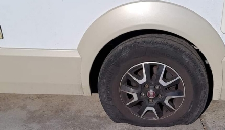 BRUINO - Camper nel mirino di vandali: terzo caso di gomme tagliate