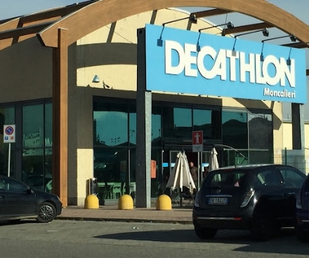 MONCALIERI - Sciopero dei lavoratori Decathlon sabato 8 giugno