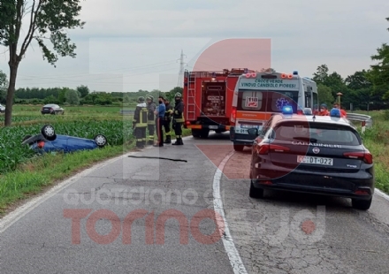 VINOVO - Perde il controllo della macchina ed esce di strada