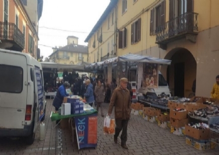 CARMAGNOLA - Dal 18 maggio il mercato torna in via Valobra e piazza IV Martiri