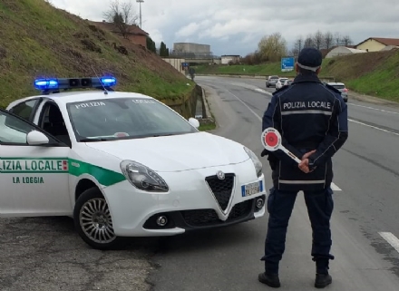 LA LOGGIA - Controlli in borghese della polizia locale: multati tre padroni di cani per malgoverno