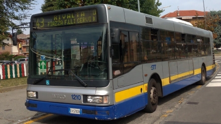 RIVALTA - Manca personale e salta la corsa dell'autobus 43 per le proteste degli utenti