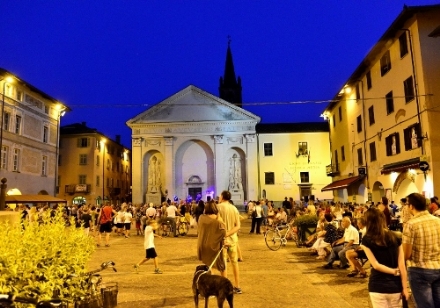 CARMAGNOLA- Tornano i 'giovedì sotto le stelle', nel centro storico della città