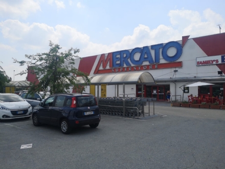LA LOGGIA - Ladri al Mercatò: cassaforte sradicata con un piccone