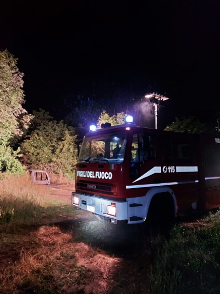 CARIGNANO - Punto Abarth rubata, spolpata e data alle fiamme