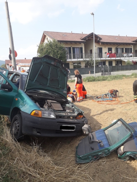 MONCALIERI - Si schianta in strada Marsè: un ferito. Polemiche dei residenti