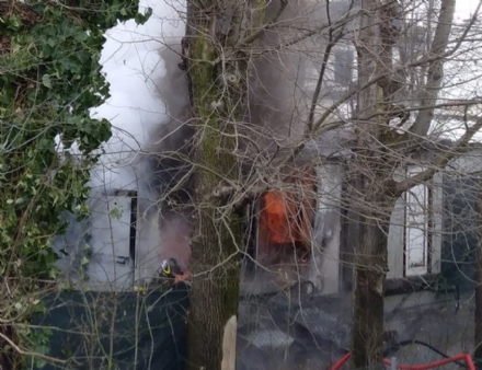 MONCALIERI - Fiamme al centro sportivo California Dream: colonna di fumo altissima