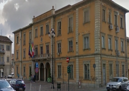 NICHELINO - Dopo lo stipendio, il Comune paga anche le tredicesime ai lavoratori della ditta di pulizie