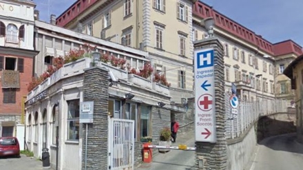 MONCALIERI - Vuole fare il tampone per il virus a tutti i costi e sfascia la porta del pronto soccorso
