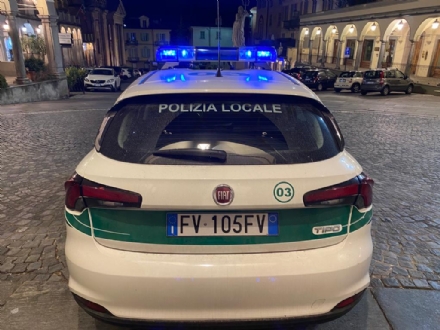 MONCALIERI - Pizzicato a sversare rifiuti vicino al cimitero di Revigliasco: denunciato