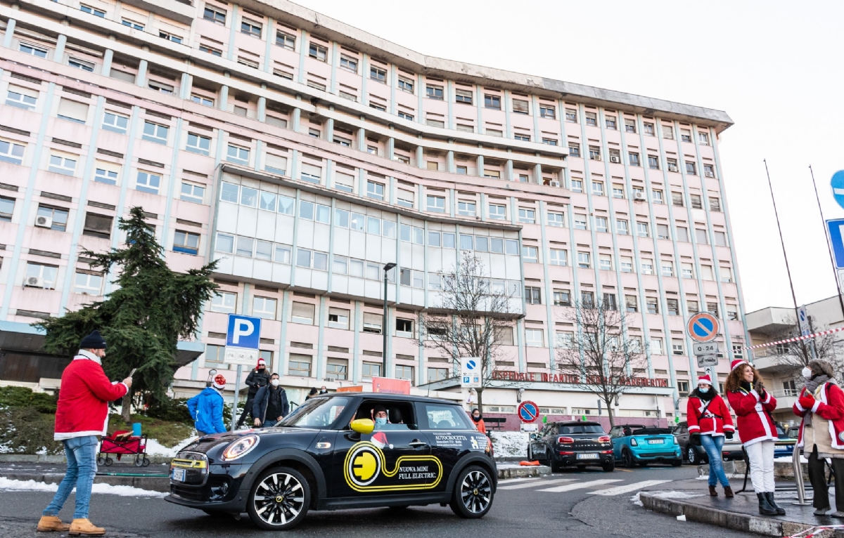 MONCALIERI - Autocrocetta con Forma Onlus per i bimbi dell'ospedale Regina Margherita - FOTO