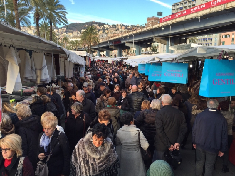 «Gli Ambulanti di Forte dei Marmi» a Moncalieri domenica 24 marzo