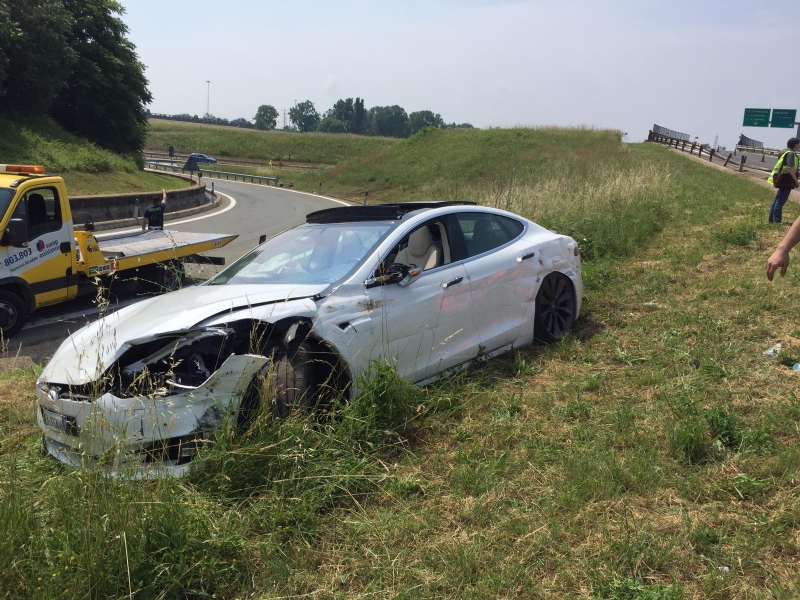 BEINASCO - Incidente allo svincolo del Drosso in mattinata: due feriti