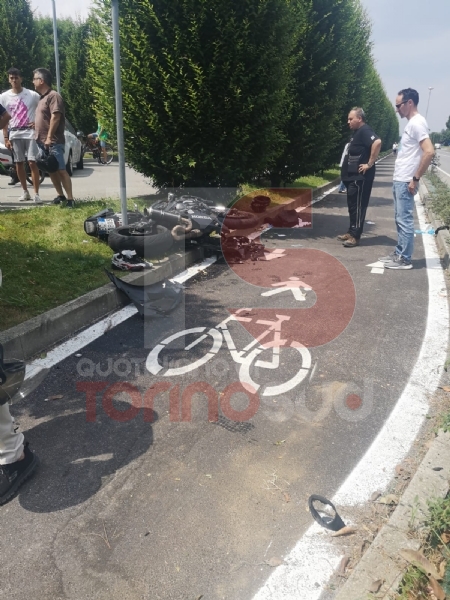 VINOVO - Ancora un motociclista coinvolto in un incidente: chiusa via Stupinigi