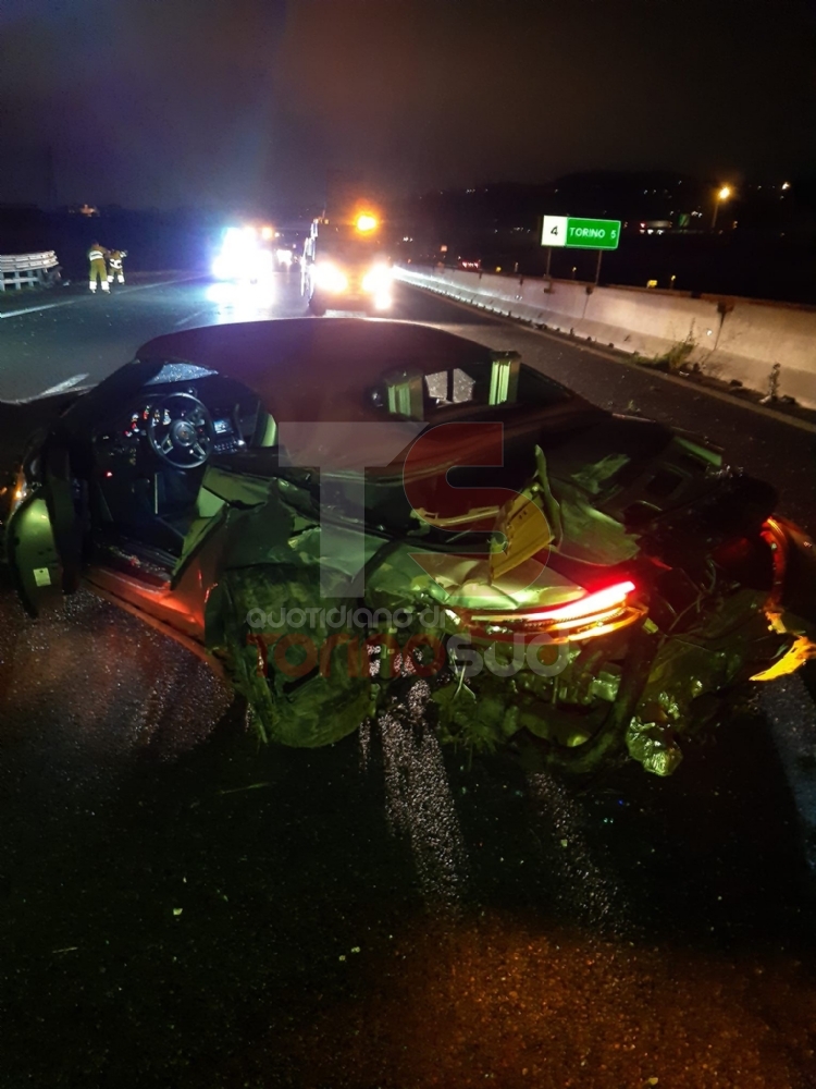 MONCALIERI - Schianto in tangenziale: automobilista portato in ospedale - FOTO