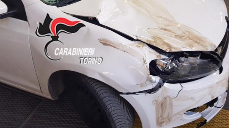 ORBASSANO-STUPINIGI - Il pirata della strada ai carabinieri: «Dopo l'incidente sono scappato per paura» - FOTO