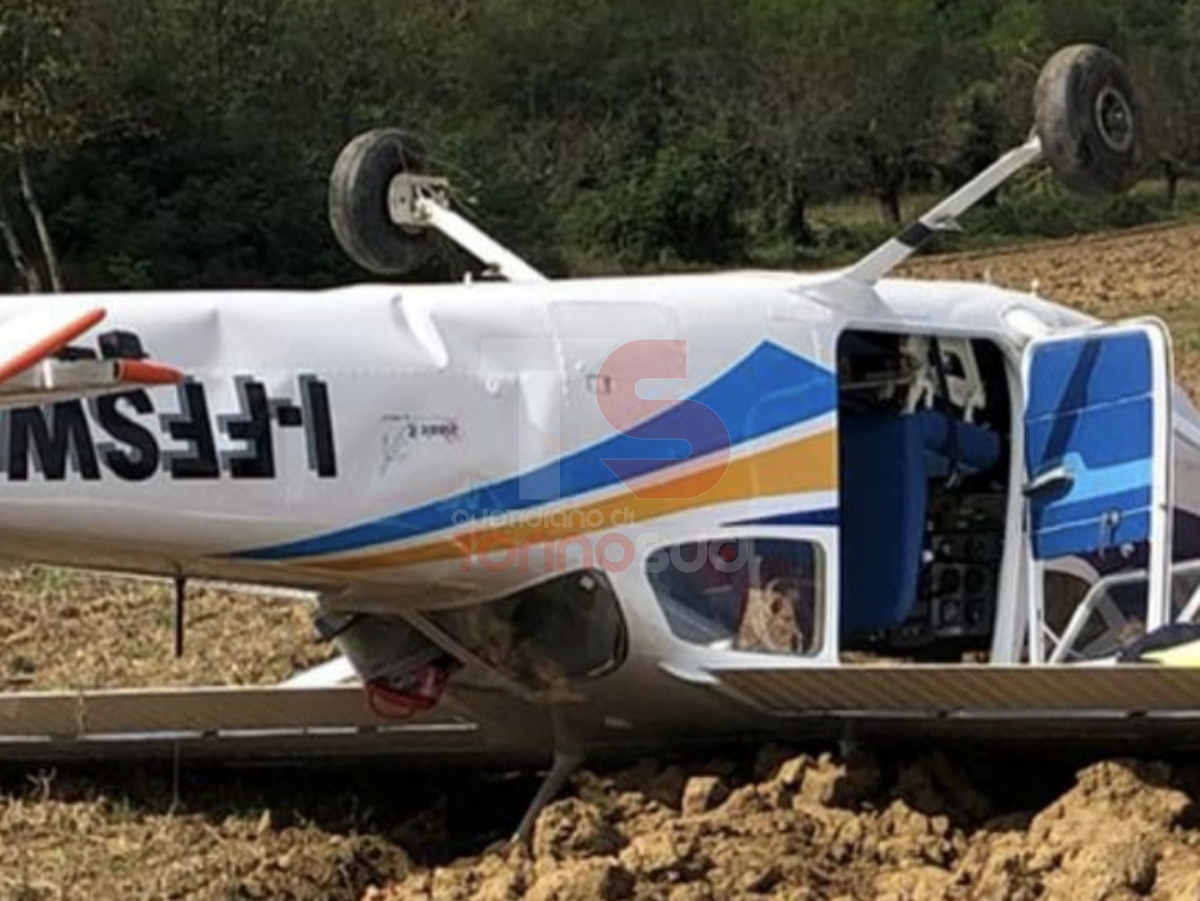 MONCALIERI - Atterraggio di emergenza di un aereo ultraleggero in collina