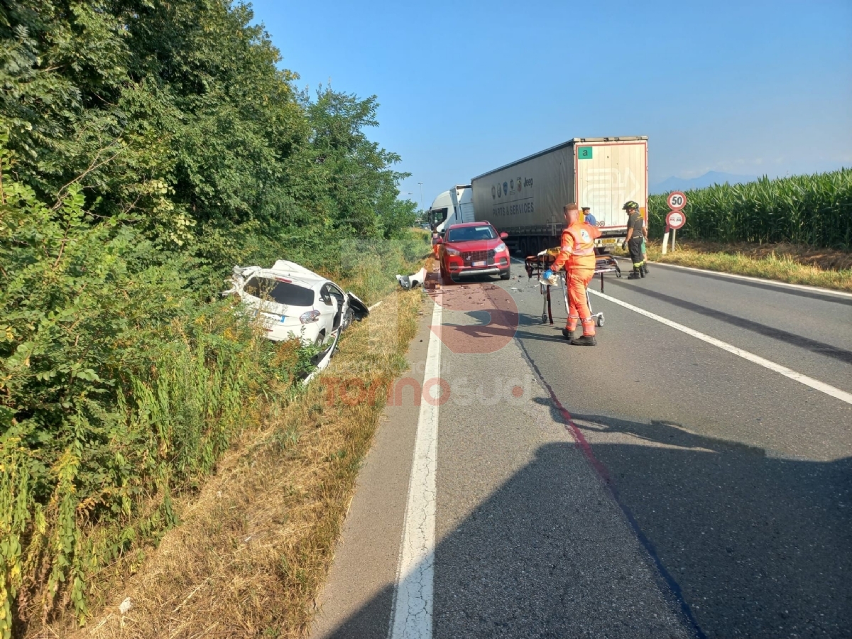 CANDIOLO - Terribile schianto sulla provinciale 142: automobilista elitrasportato in ospedale